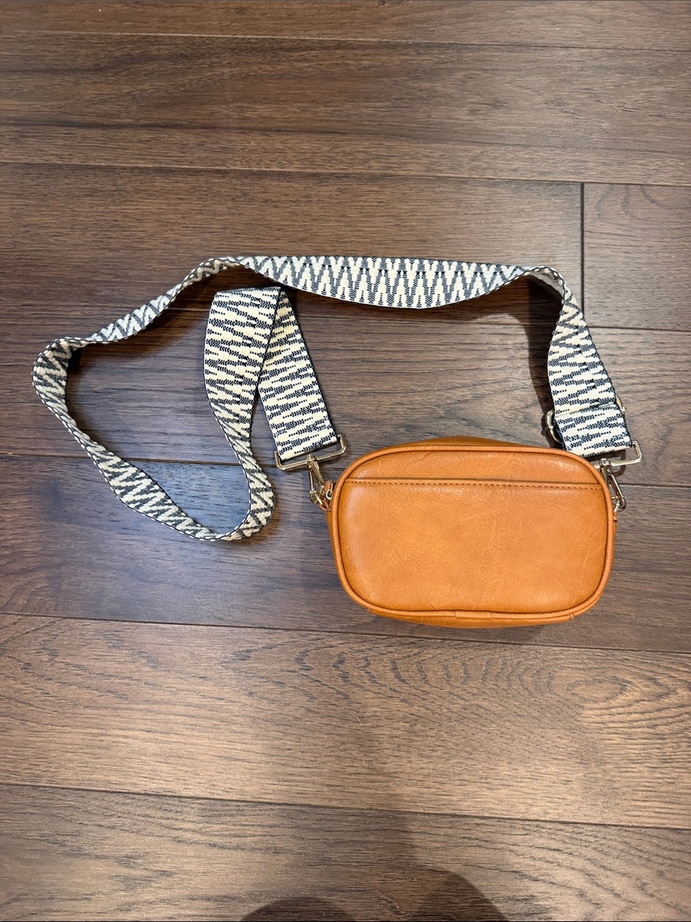 Social Threads Vegan Leather Crossbody Bag - C69-082